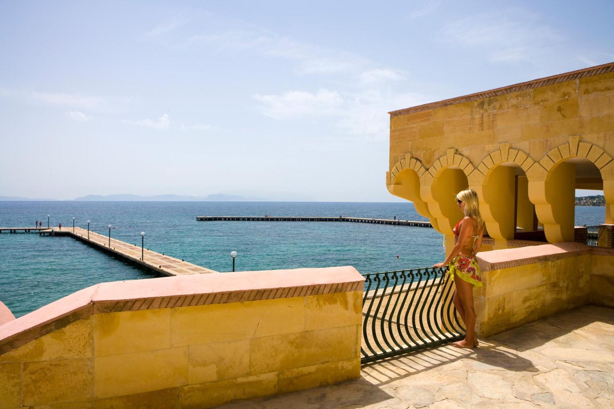 Fantasia Deluxe Hotel Kusadası Exterior foto
