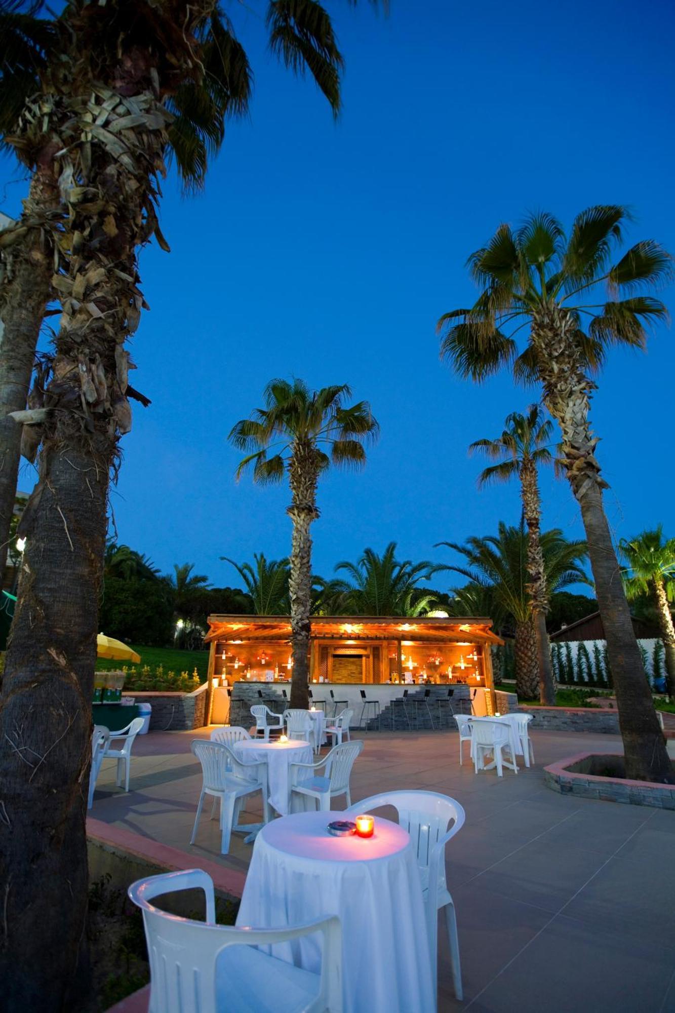 Fantasia Deluxe Hotel Kusadası Exterior foto