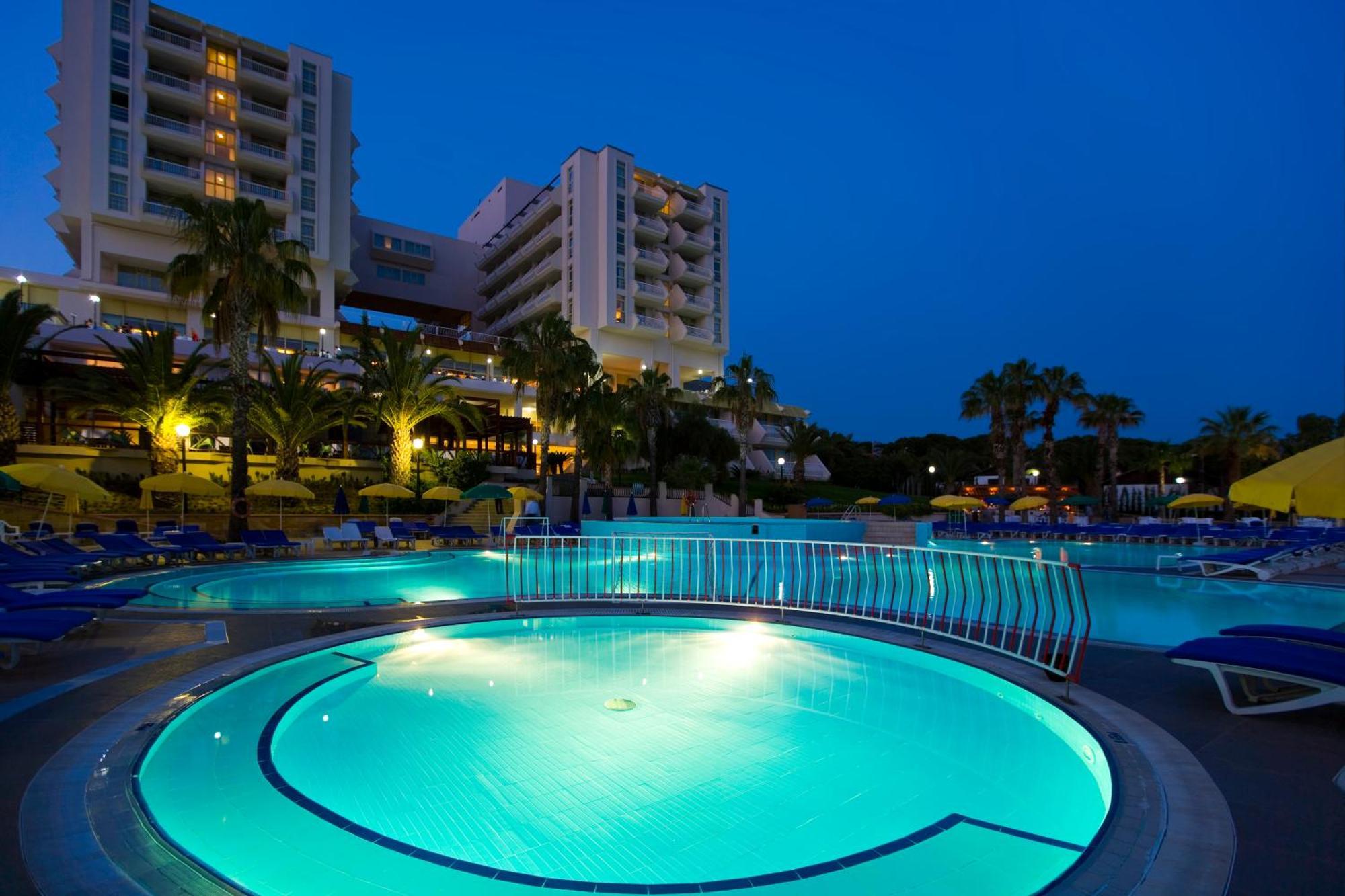 Fantasia Deluxe Hotel Kusadası Exterior foto