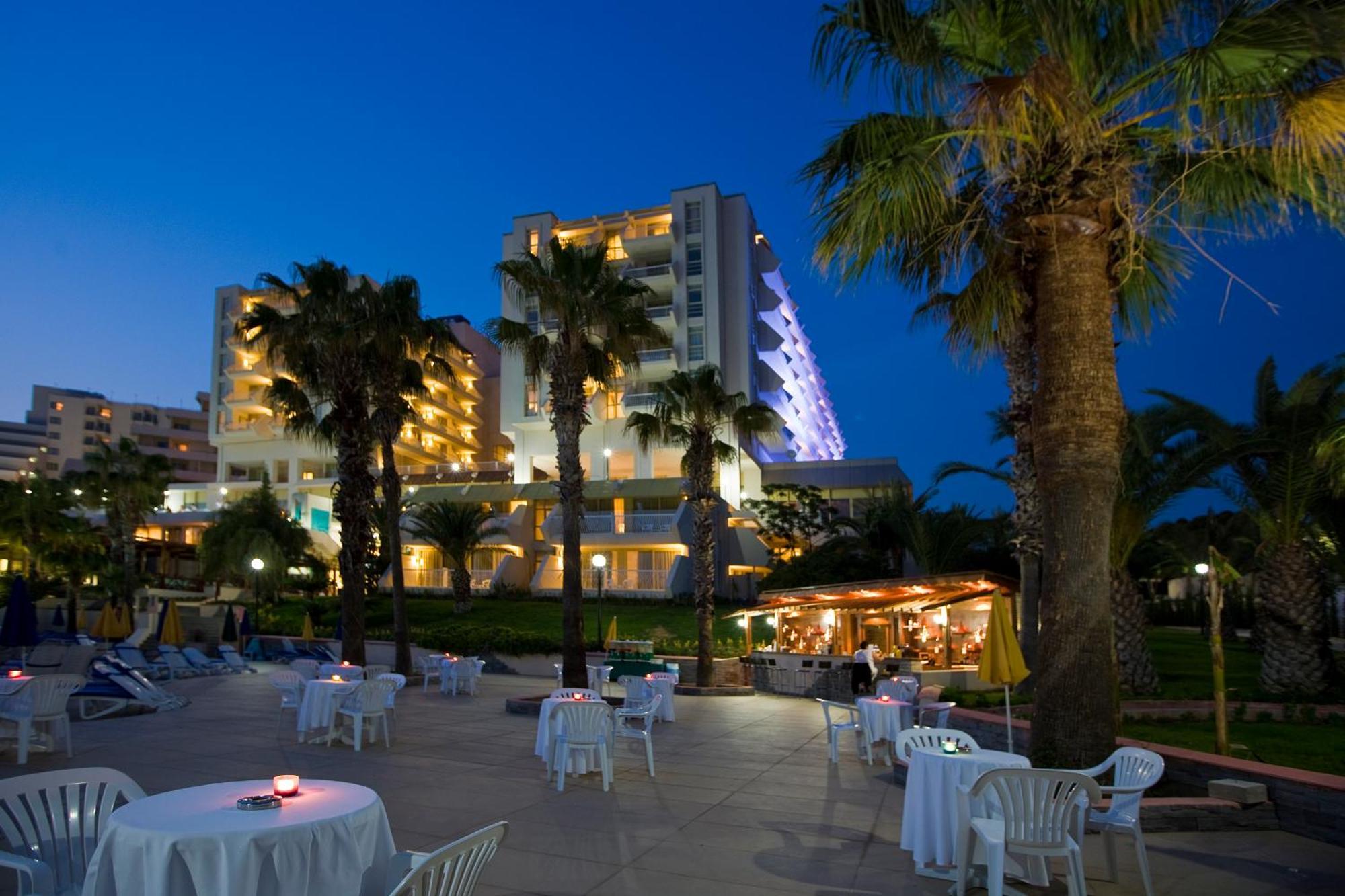 Fantasia Deluxe Hotel Kusadası Exterior foto