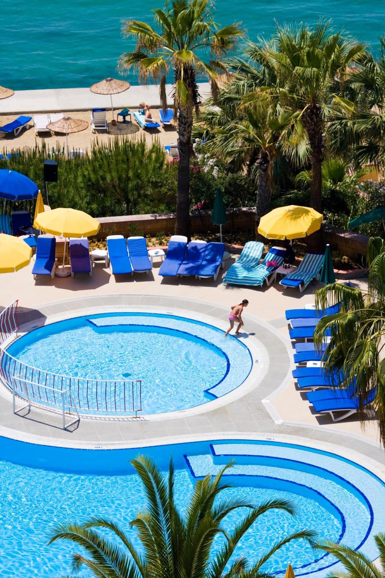 Fantasia Deluxe Hotel Kusadası Exterior foto